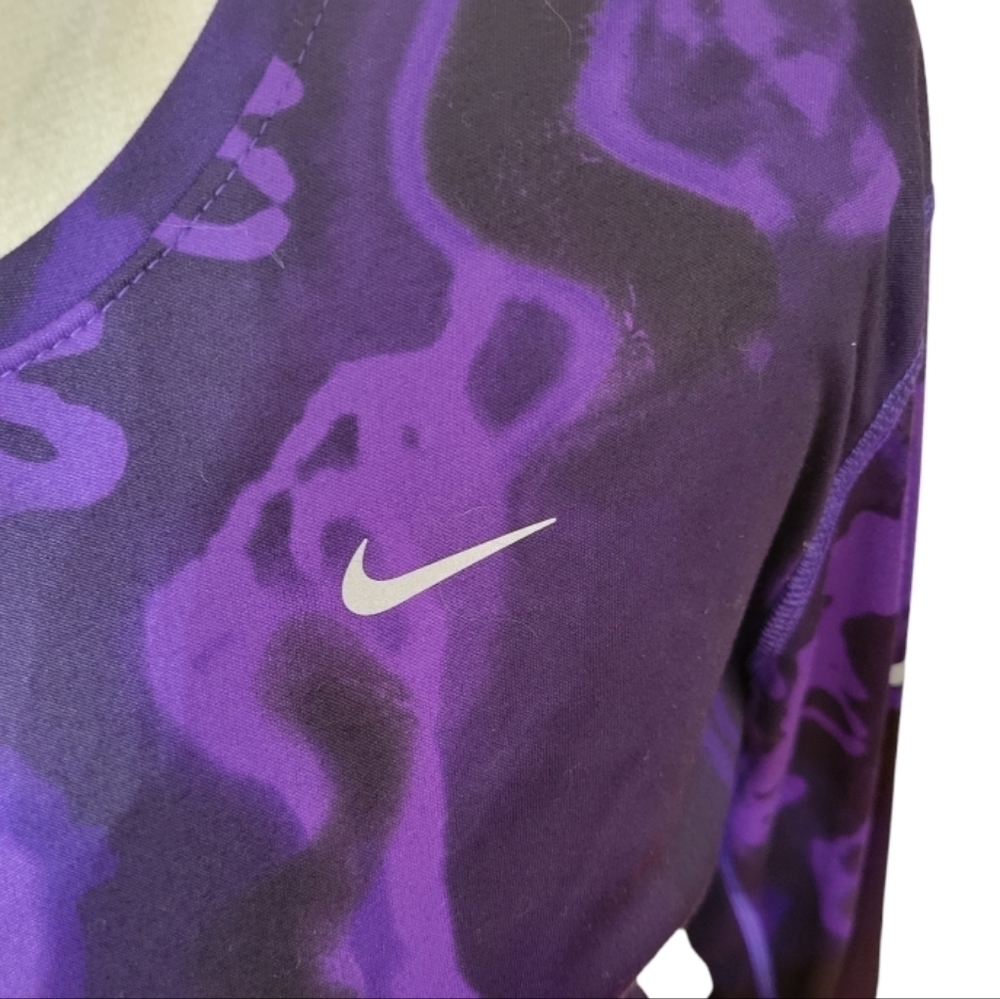 Nike Running‎ DriFit Long Sleeved Shirt Size Medium - Picture 3 of 4